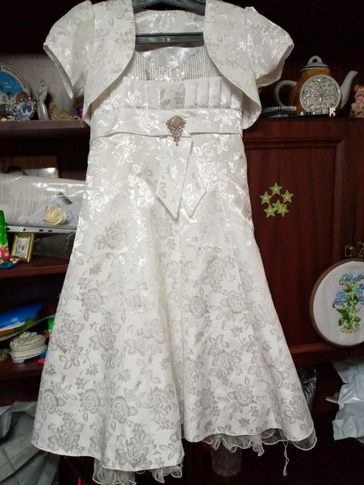 Вечерние платья - 40 размер