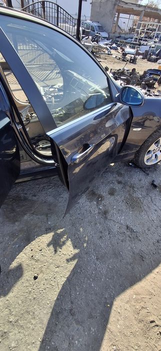 Дясна  предна врата   цвета е monacoblau metallic от BMW E90 335D 286H