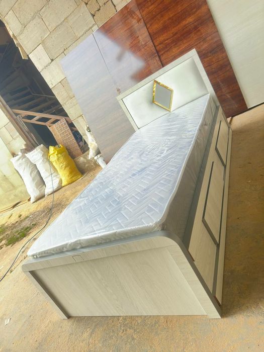 Kravat. Kravat xaytek. Kalavat. Divan. Mebel. Xaytek kravat