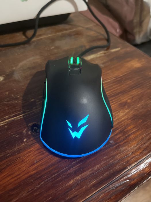 Мышка игровая в отличном состоянии