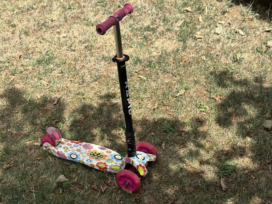 Тротинетка Lorelli Rapid със светещи гуми