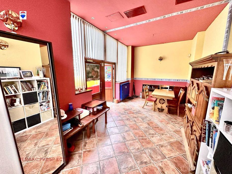 Дава се под наем Магазин в Русе, Алеи Възраждане - 62 кв.м за 306 € - Снимка #4