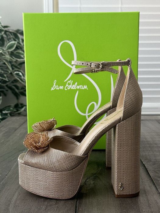 Босоножки на каблуке