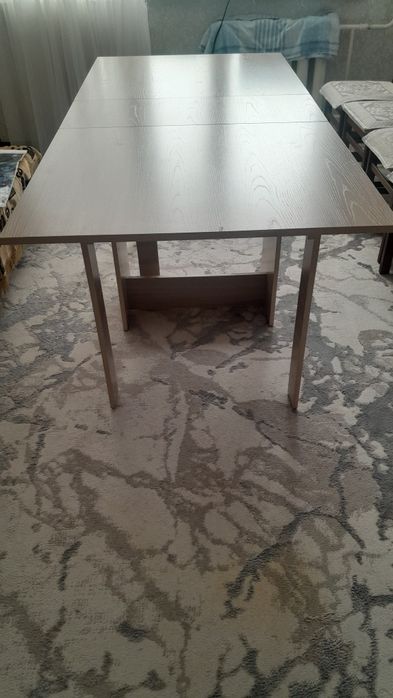 Продам стол книжка