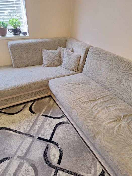 Ъглов диван десен