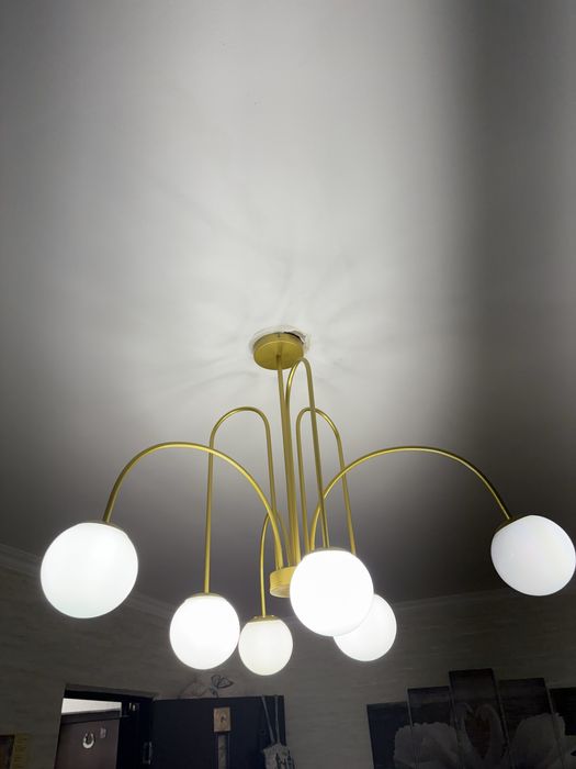 Продам люстру 6 лампочек g9 13w