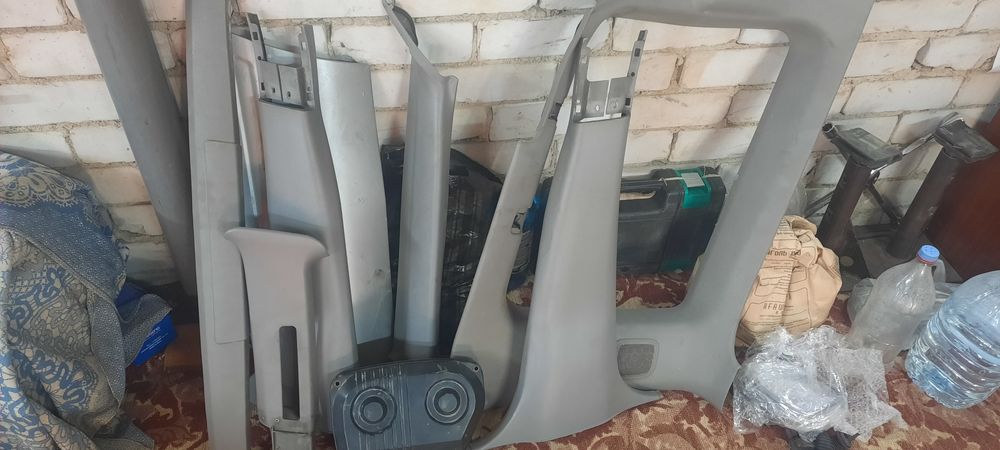 Продам пластик субару форестер  сф5