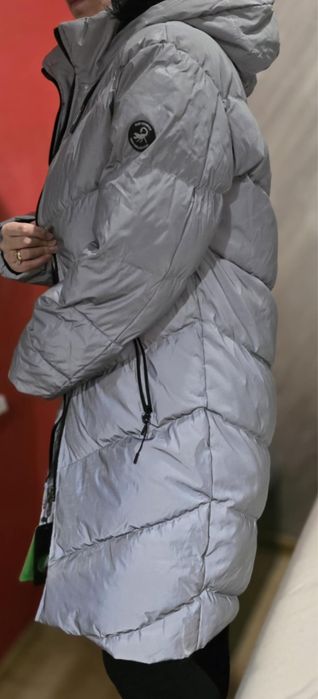 Продавам Дамско Зимно Яке