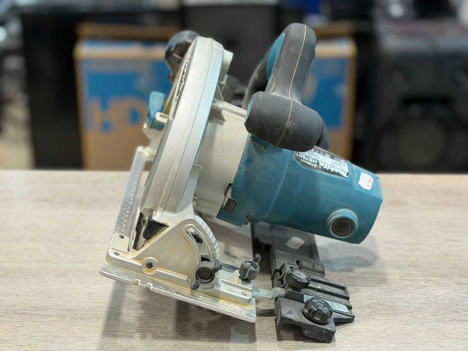 Ръчен циркуляр Makita HS7601