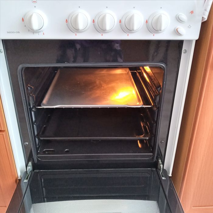 Продаётся газ плита Гефест