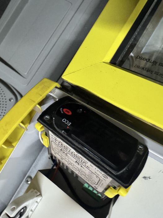 Продам витринный холодильник