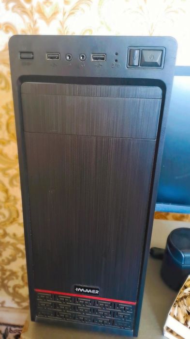 Stol kompyuteri sotiladi