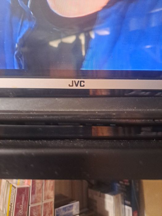 Лед телевизор,диагонал на екрана 60 см.