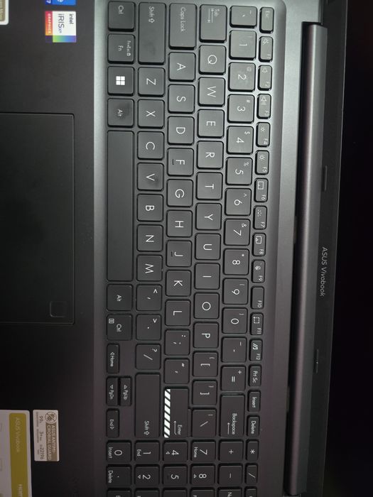 Noutbuk ASUS F1605V I7-1335U/16 GB