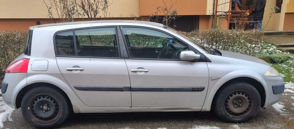 Renault Megan 2, an 2006, benzina 1400 cmc,  pret 1 100 Euro Negociabi