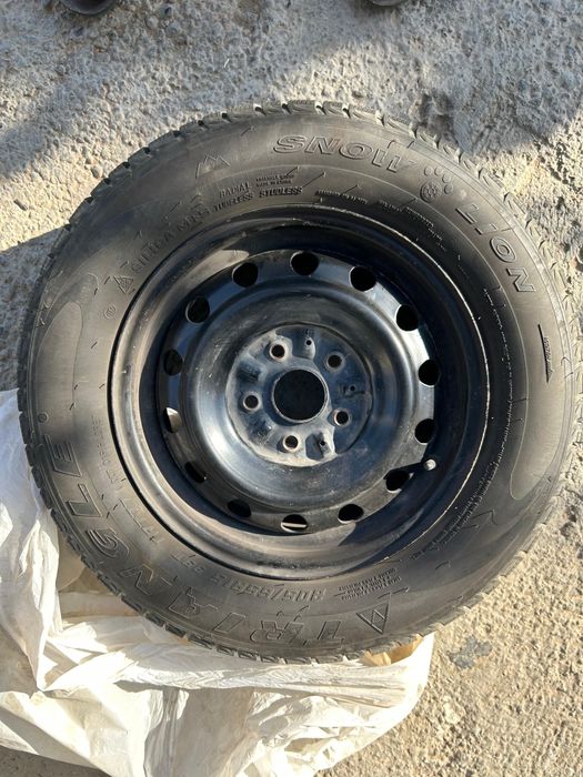 Продам комплект размер 15 на тайоту