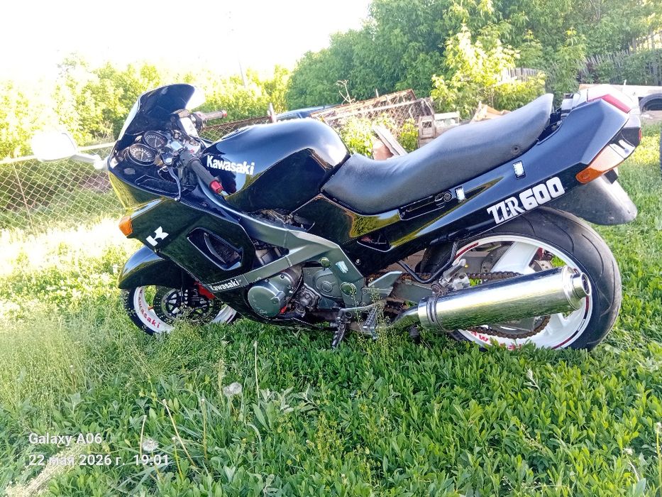 Продам kawasaki zzr600