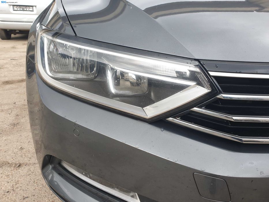 Far Dreapta Halogen FARA Lupa Volkswagen Passat B8 2015 - 2020 [K4693]