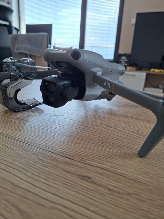 DJI air 3 + куфарче за съхранение