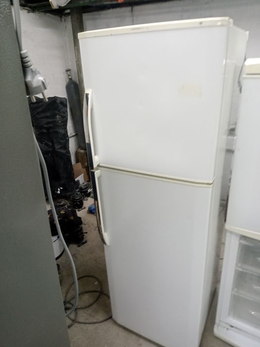 Продам холодильники