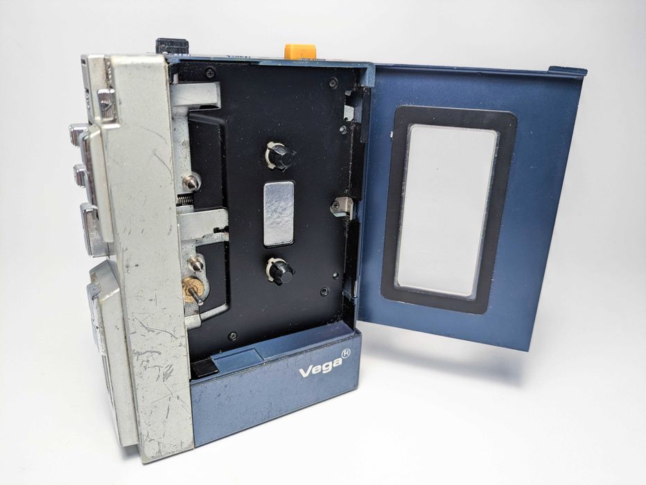 Аудио Плеър Walkman International 78 VEGA идентичен със SONY TPS-L2