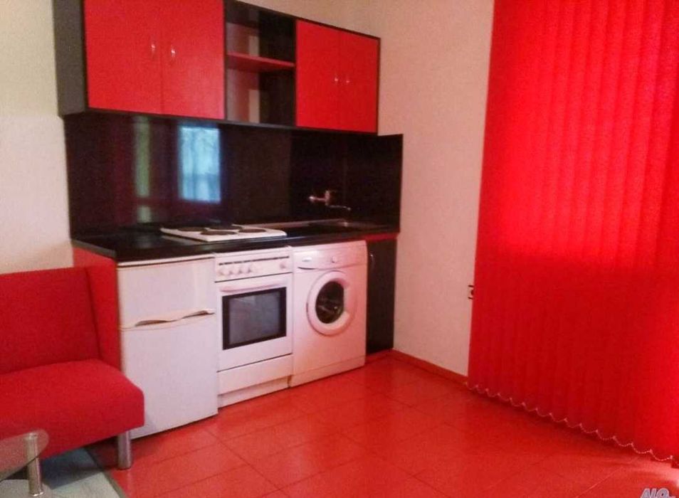 EKZARH- Самостоятелна боксониера в в идеален център на метри от плажа