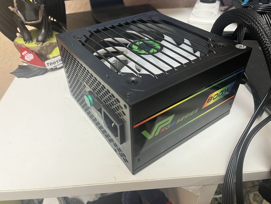 Блок питания 800w Gamemax VP-800-RGB