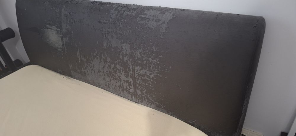 Vând pat care necesita reconditionare