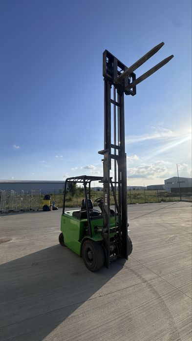 Stivuitor electric CATERPILLAR EP30K Tonaj Mare