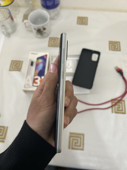 Samsung телефон сатылады