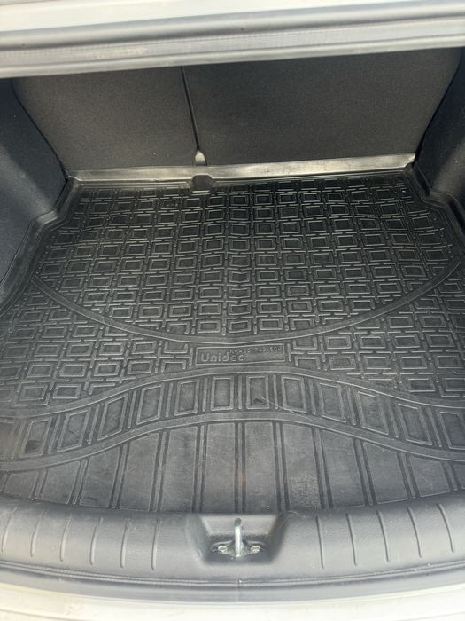 Продам коврики в машину