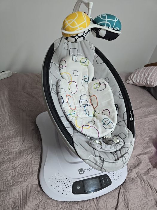 Balansoar electric 4Moms, MamaRoo 4.0, Bluetooth, Cu bar