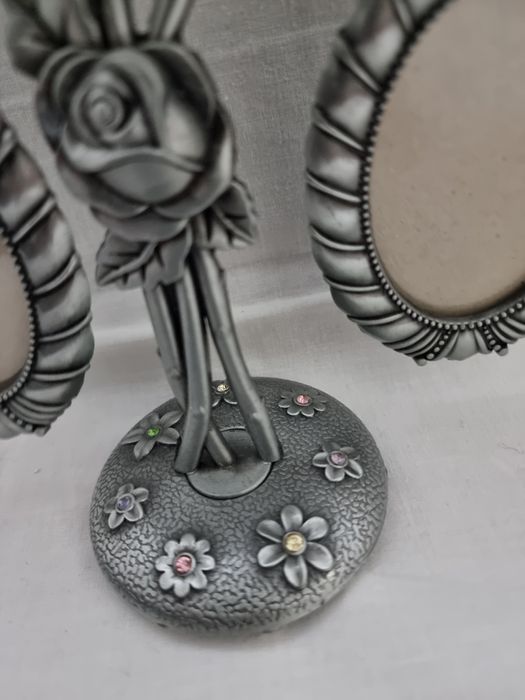 Suport metalic pentru 3 fotografii