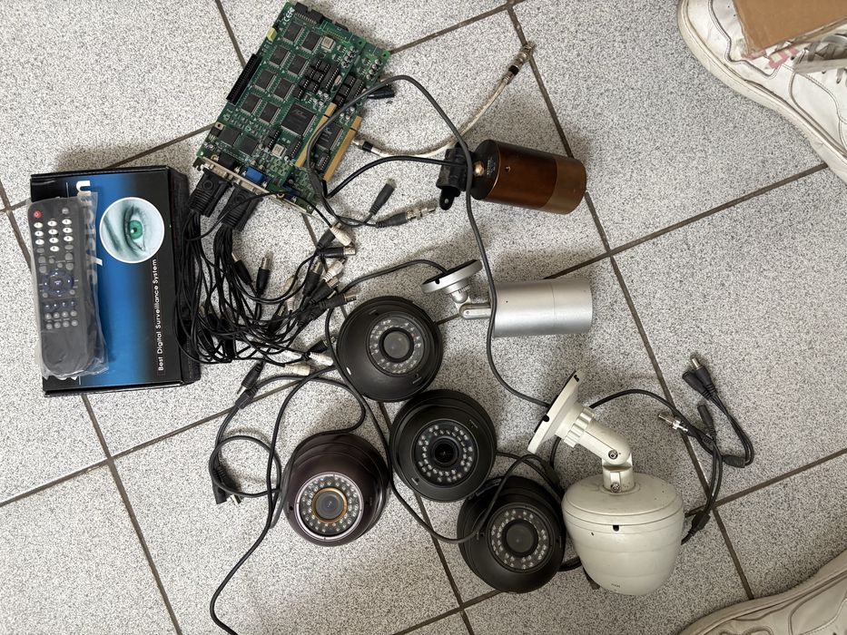 Видеонаблюдение, пълен комплект– 9 камери + DVR Hikvision
