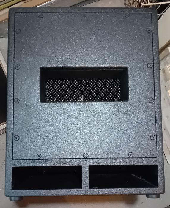 Кутия за бас каса 12", бандпас