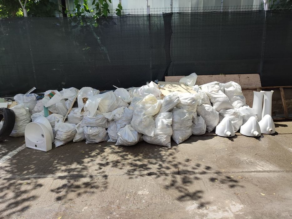 Inchirieri container saci moloz ridicare gunoi