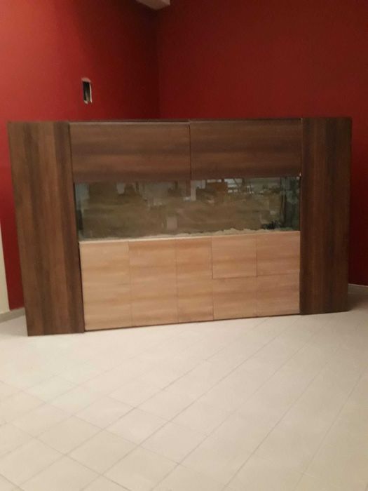 Mobila receptie clienti,dulapuri,acvariu,fantana arteziana