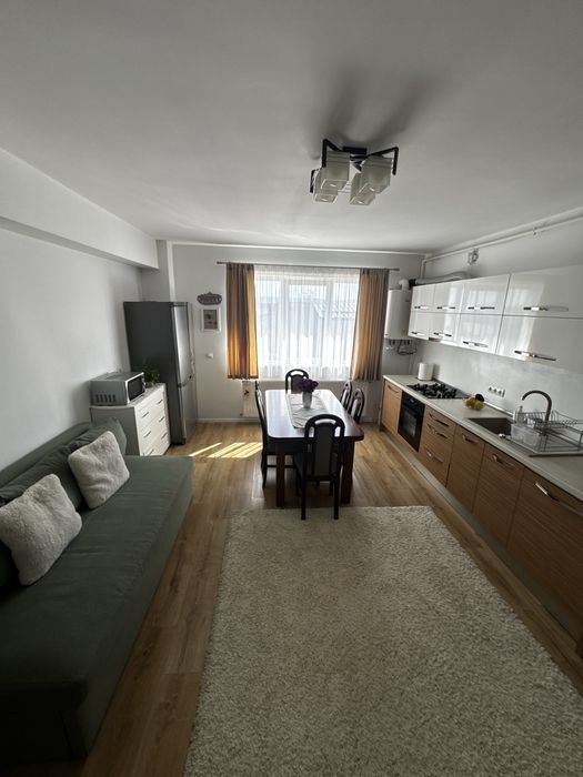 Vand apartament 3 camere cu loc de parcare in Turnisor, cartier Alma
