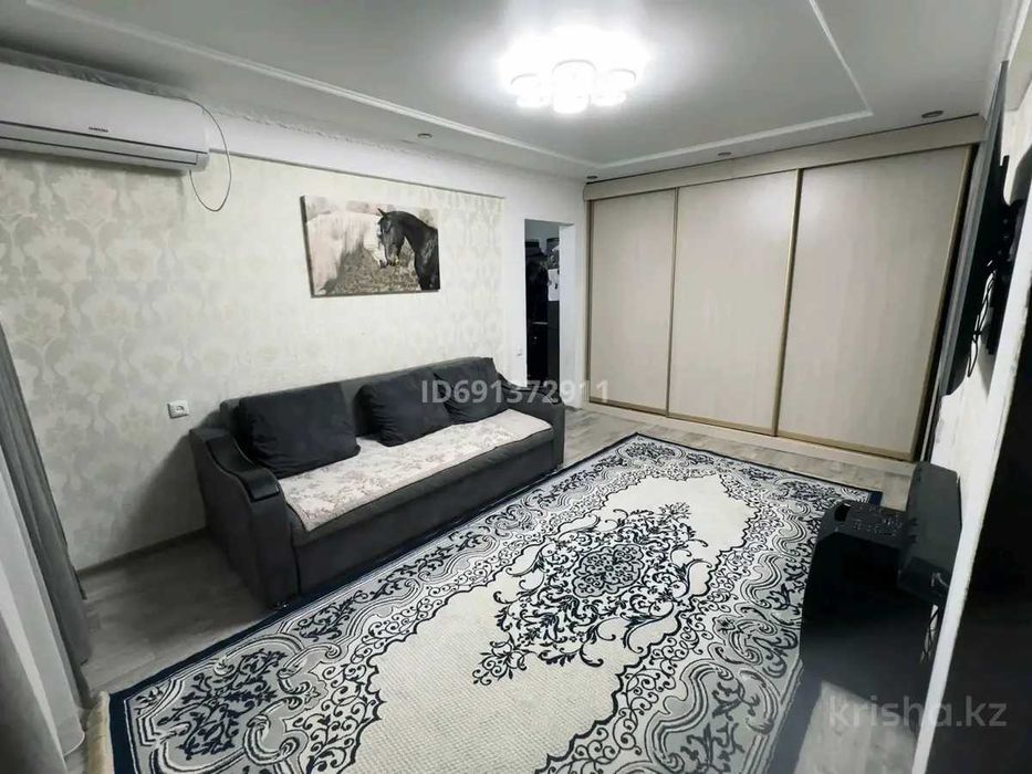 Продается 4-я квартира на 2 мкр.