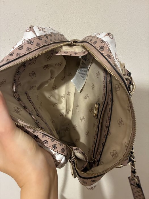 Чанта guess отлично състояние