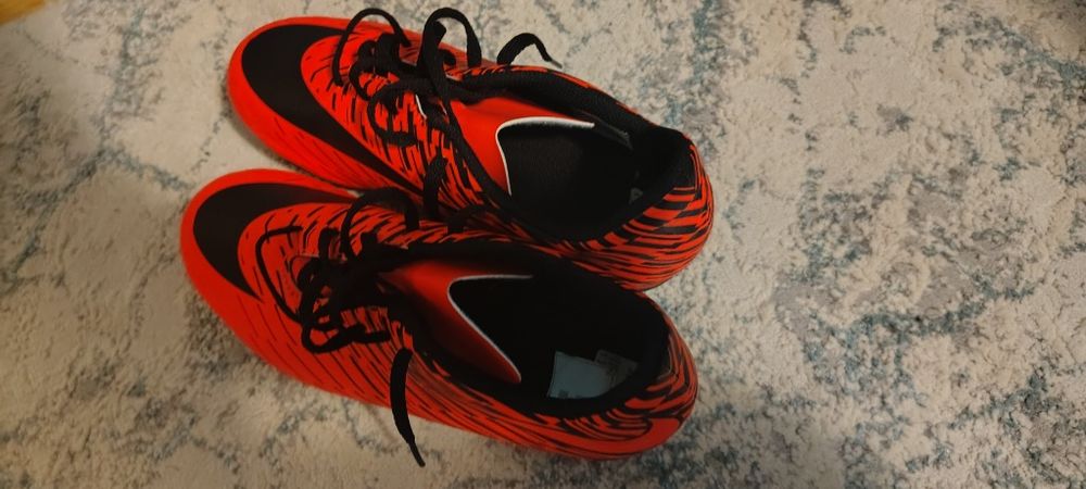 Ghete de fotbal nike