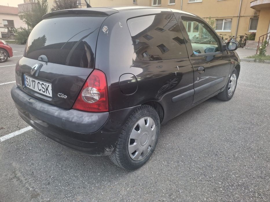 Vand renaul  an 2000, stare de functionare ! Iin 2 usi ! Nu fac schimburi !