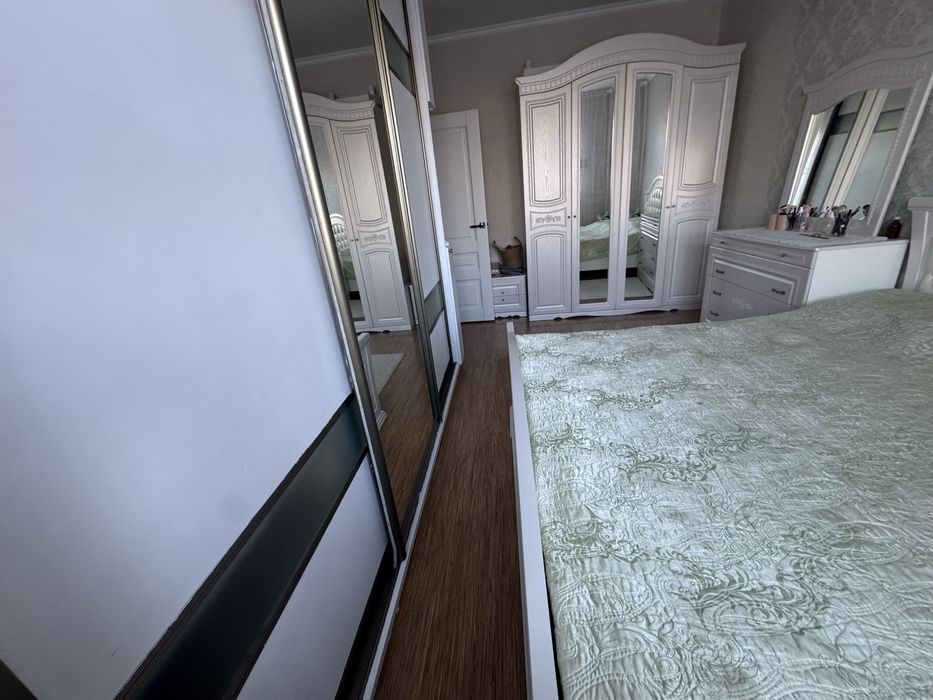 Спальный гарнитур в отличном состоянии