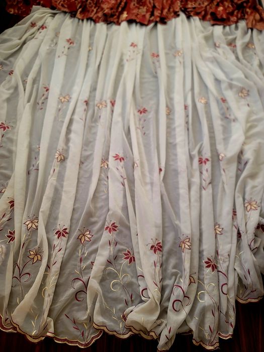 Срочноооо продам тюль с ваданом сверху в отличном состоянии