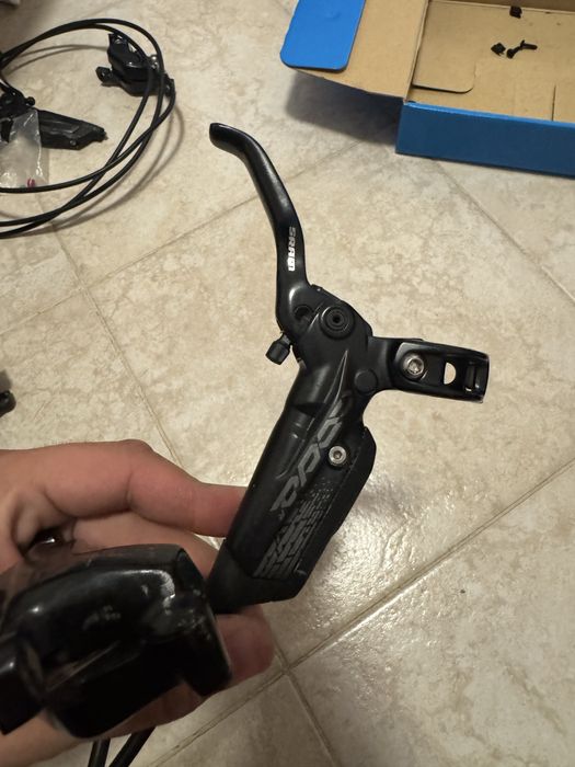 Спирачки Sram Code R 4 бутални