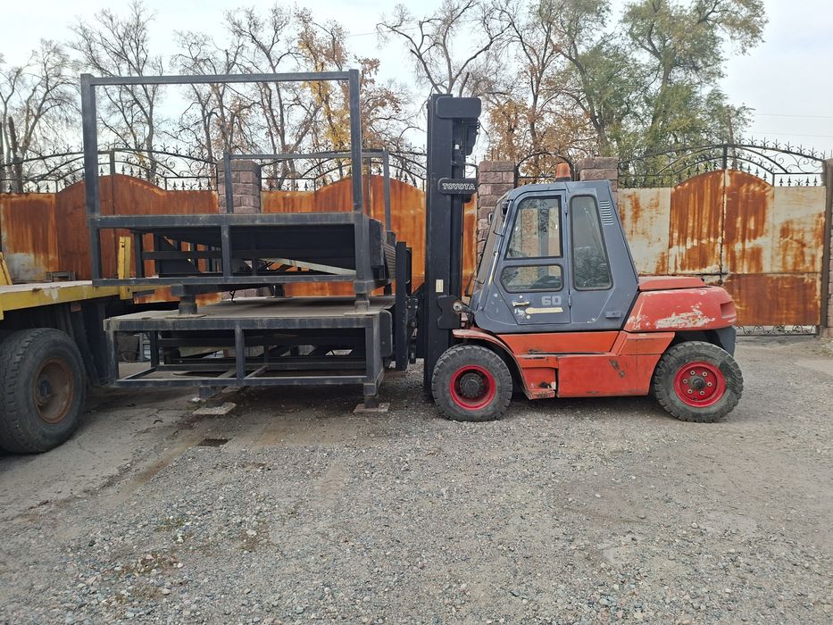 Вилочный погрузчик 6 тонник