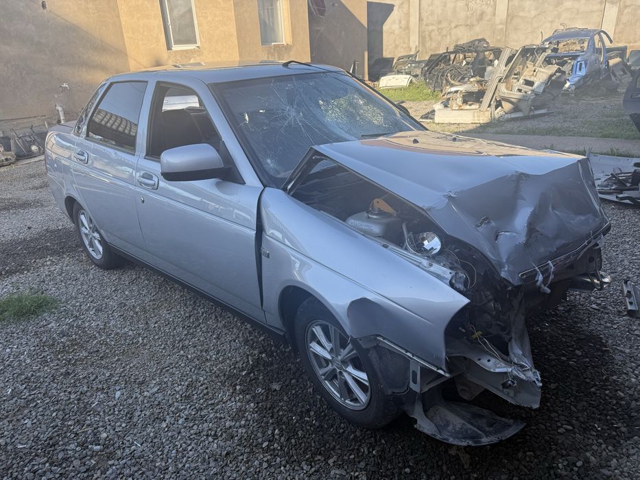 Разбор Лада Приора Седан год 2012