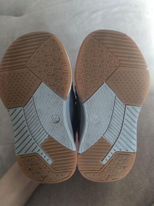 Продам детскую весенне-осеннюю обувь