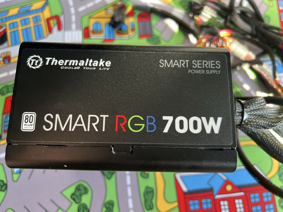 Sursa thermaltake RGB 700 W 80+