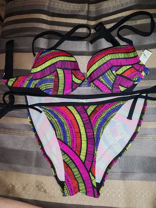 Продам женский купальник